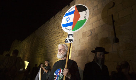 Friedensaktivist bis zuletzt: Uri Avnery, hier bei einer Kundgeb...