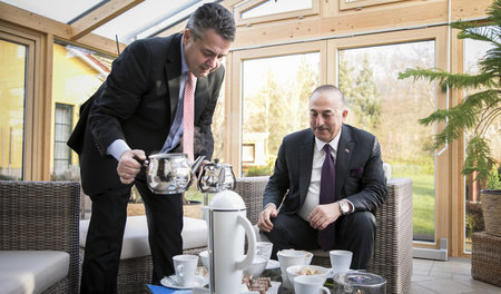Tea for Two: Der damalige Bundesaußenminister Sigmar Gabriel (SP...