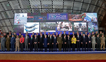 Gruppenbild der beteiligten EU-Staats- und Regierungschefs zur F...