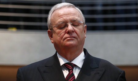 Träumt wahrscheinlich von einer ruhigen Fahrt im Cabrio. Doch di...