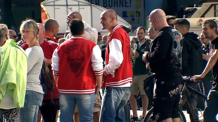 »Deutsch, sozial und national«: Aus einem rechten Aufzug heraus ...