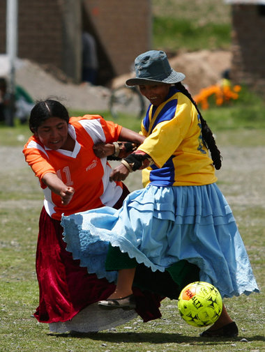 Die hohe Kunst des Kickens in Bolivien