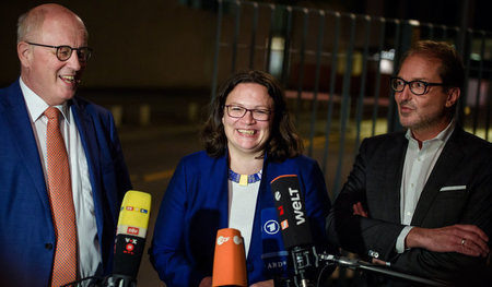 Streit um Pensionen beigelegt: Volker Kauder (CDU), Andrea Nahle... Streit um Pensionen beigelegt: Volker Kauder (CDU), Andrea Nahle...