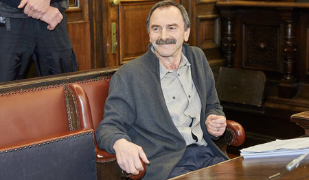 Musa Asoglu am 25. Januar bei der Eröffnung des Prozesses vor de... Musa Asoglu am 25. Januar bei der Eröffnung des Prozesses vor de...