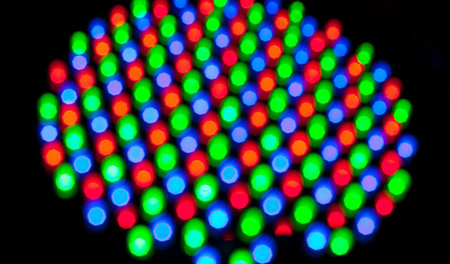 Wem es jetzt nicht zu bunt wird ... (LED-Lampe)