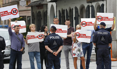 Nein zum Zwölfstundentag: Demonstration gegen Regierungspläne in...