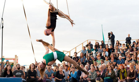 »Gegenentwurf zur taktilen Beschränkung (Wisefools aus Brüssel a...