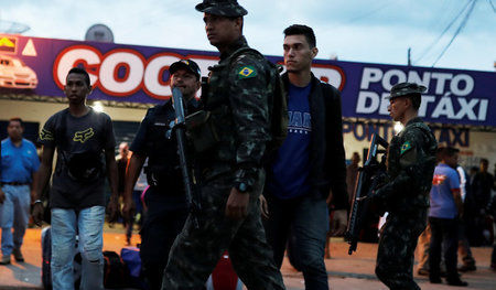 Militärpatrouille im brasilianischen Bundesstaat Roraima nahe de...