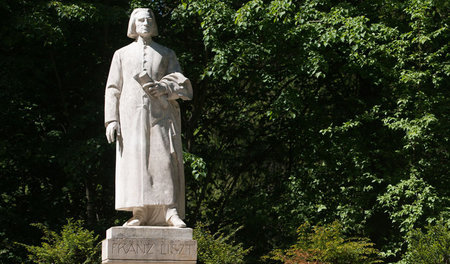 Ilm-Athen, »Silbernes Zeitalter« – Liszt-Standbild in Weimar
