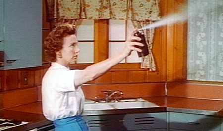 Fluorchlorkohlenwasserstoff galt einst als harmloses Treib- und ...