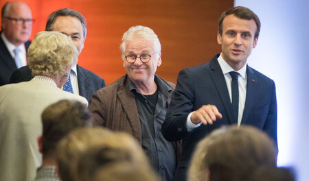 Ein Herz und eine Seele: Daniel Cohn-Bendit und Emmanuel Macron ...