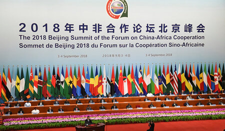 Chinas Präsident Xi Jinping hält eine Rede in der Großen Halle d...