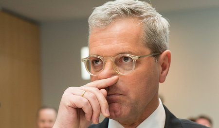 Leider muss Unionspolitiker Norbert Röttgen dem Aufmarsch gegen ...