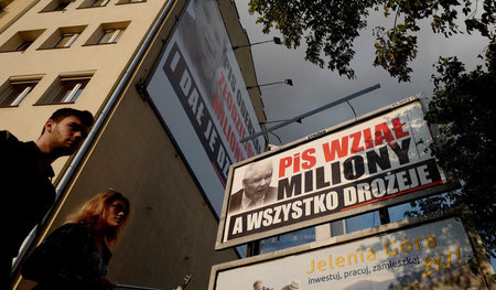 »Die PiS nahm Millionen – alles wird immer teurer«: Wahlwerbung ... »Die PiS nahm Millionen – alles wird immer teurer«: Wahlwerbung ...