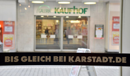 Kaufhof und Karstadt schaffen kürzere Wege für Konsumenten. Die ... Kaufhof und Karstadt schaffen kürzere Wege für Konsumenten. Die ...