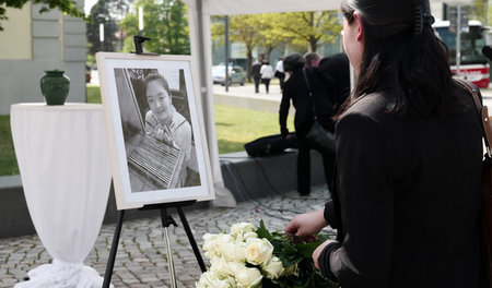 Gedenken an die ermordete Yangjie Li in Dessau-Roßlau, Mai 2017 Gedenken an die ermordete Yangjie Li in Dessau-Roßlau, Mai 2017