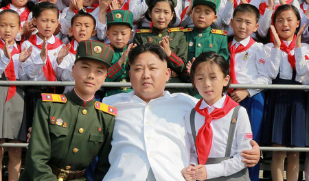 Kim Jong Un 2016 bei einer Versammlung der Pionierorganisation