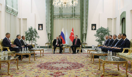 Russlands Präsident Wladimir Putin und sein türkischer Amtskolle...