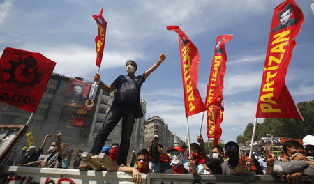 Eine kämpfende Linke: Demonstration auf dem Taksim-Platz in Ista...