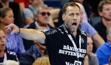 Der Trainer der SG Flensburg-Handewitt, Maik Machulla, beim Spie...