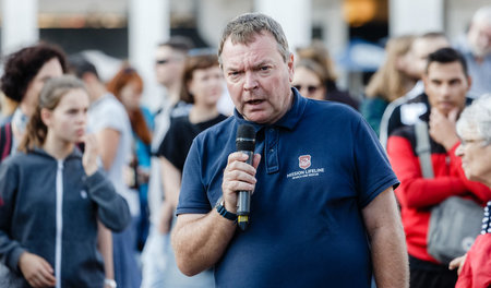 Claus-Peter Reisch, Kapitän des Schiffes »Lifeline«, auf einer D...