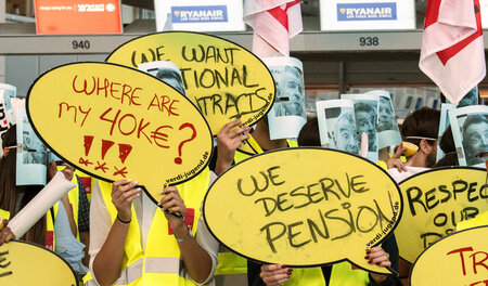 Mit dem Konterfei von Konzernchef Michael O’Leary: Streikende Fl...