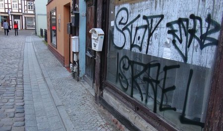Rechte Übergriffe in Salzwedel: Antiisraelischer Spruch nahe ein...