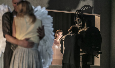 Ist da wirklich nichts hinter der verbrauchten Sprache und den E...