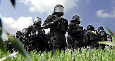 Geballte Staatsmacht gegen gesellschaftliche Alternativen: Poliz...