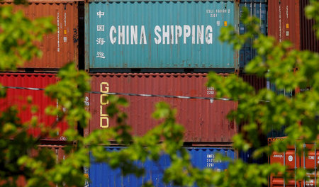 Die US-Regierung will weniger chinesische Waren in ihren Häfen s...