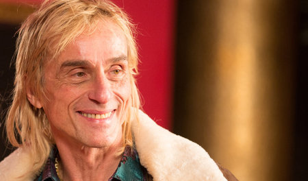 Am Freitag wird André Hennicke 60! Wie so viele Schauspieler ist...