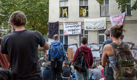 Kiezversammlung in Kreuzberg: Das besetzte Haus in der Großbeere...