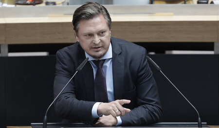 Der Abgeordnete Frank-Christian Hansel (AfD) bei einer Sitzung d...