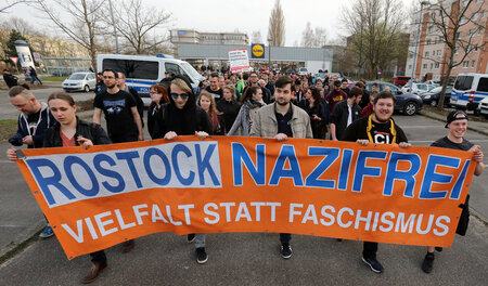 Gegendemo zu AfD-Kundgebung in Rostock (9.4.2018)