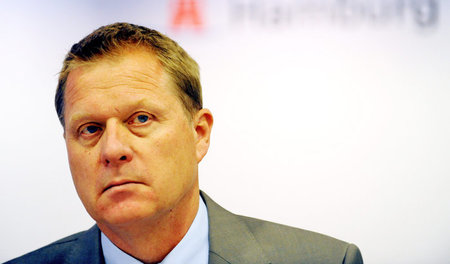 Hamburgs damaliger Verfassungsschutzchef Heino Vahldieck 2010 be...