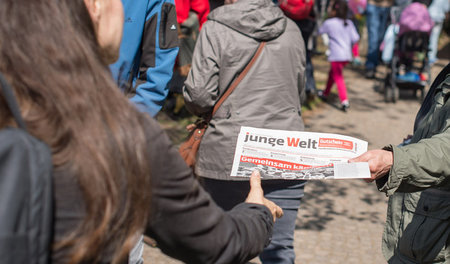 junge welt zeitung 4.jpg