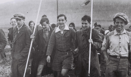 Die erste Gruppe der Jugend-Alijah aus Deutschland im Februar 19...