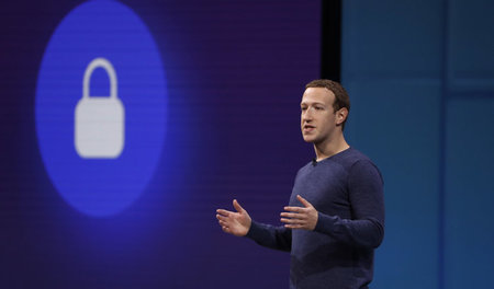 Muss wieder eine Riesenpanne eingestehen: Facebook-Gründer und K... Muss wieder eine Riesenpanne eingestehen: Facebook-Gründer und K...