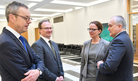 Die Mitglieder des Sachverständigenrates Peter Bofinger, Lars Fe... Die Mitglieder des Sachverständigenrates Peter Bofinger, Lars Fe...