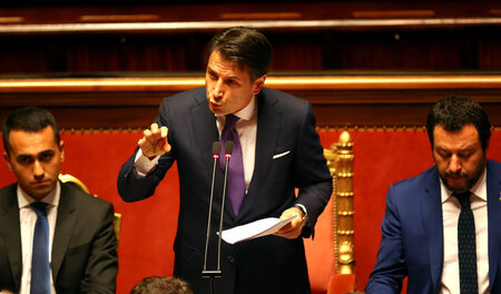 Die Regierung will die Spekulanten beruhigen. Di Maio, Conte und...