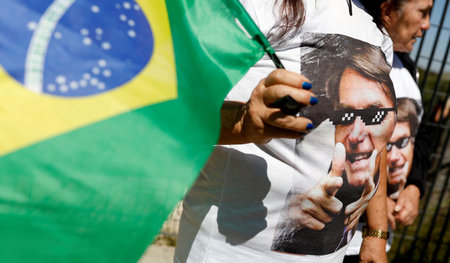 Ein Motiv, das für sich spricht: Anhänger von Jair Bolsonaro bei...