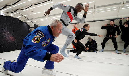 Marketing bei Schwerelosigkeit im Airbus Zero-G: Astronaut Jean-...