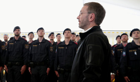 FPÖ-Innenminister Herbert Kickl und sein Grenzschutz im Juni 201...