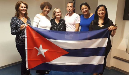 Reges Interesse: Kubanische Literaten zusammen mit Aktivisten de...