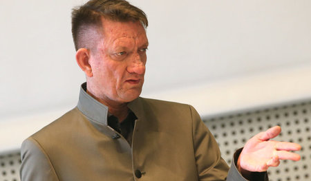 Hausaufgaben nicht gemacht: Ronald Gläser (AfD) zu Beginn der Si...