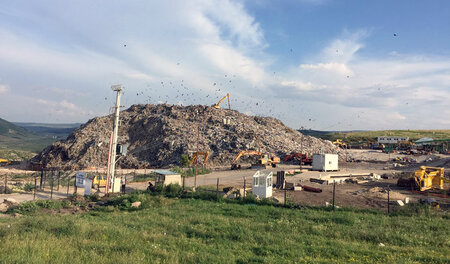 Hunderte Menschen arbeiten als Tagelöhner für die Stadt Cluj, de...