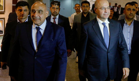 Der designierte irakische Ministerpräsident Adel Abd Al-Mahdi (l...