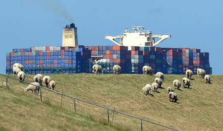 Bald deutlich weniger Schiffe unterwegs? Containerfrachter auf d...