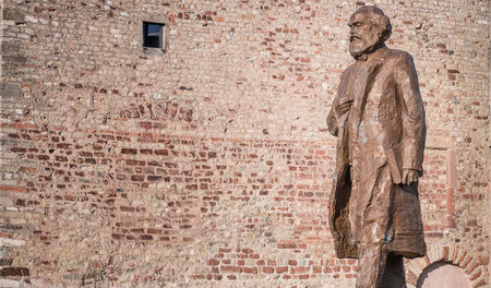 Die Neue Textausgabe des »Kapitals« zeigt Karl Marx als ständige...