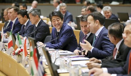 »Starke Botschaft« an USA und China: Japans Premierminister Shin... »Starke Botschaft« an USA und China: Japans Premierminister Shin...